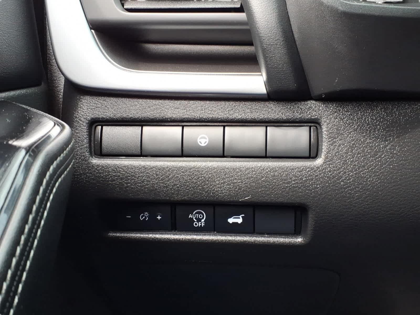 Used 2024 Nissan Rogue S AWD/4WD image 26