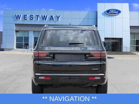 Used 2024 Jeep Wagoneer L Series II w/ Flexible Seating Group RWD image 4