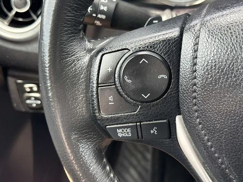 Used 2018 Toyota Corolla SE w/ Carpet Mat Package (TMS) FWD image 22