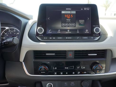 Certified 2023 Nissan Rogue SV FWD image 19