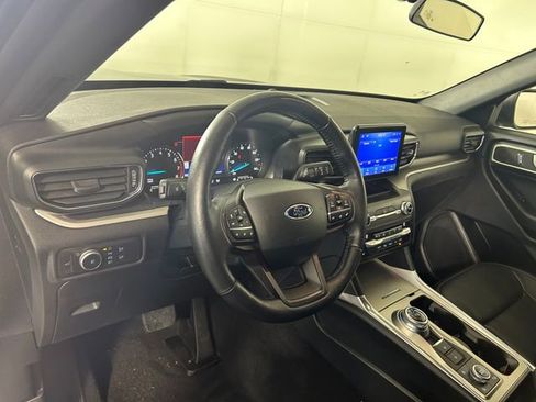 Used 2020 Ford Explorer XLT w/ Equipment Group 202A image 14