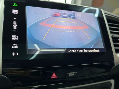 Used 2016 Honda Pilot Touring image 24