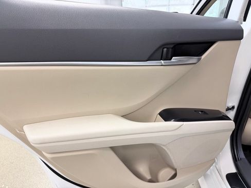 Used 2020 Toyota Camry LE FWD image 16
