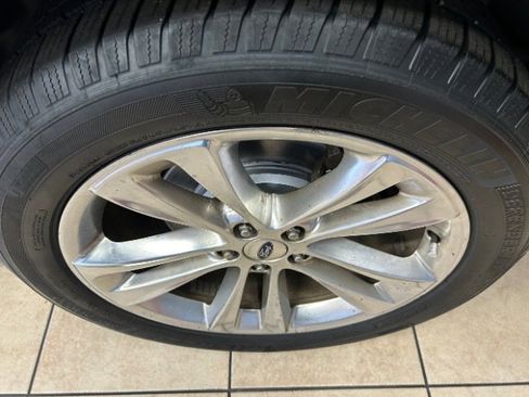 Used 2018 Ford Explorer XLT w/ Equipment Group 202A image 22