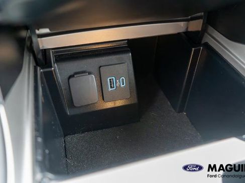 Used 2022 Ford Explorer XLT AWD/4WD image 27