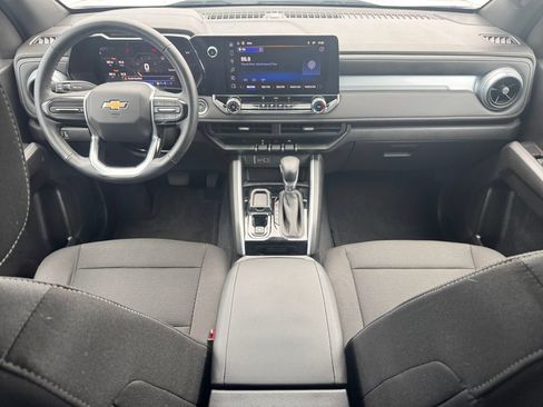 Used 2024 Chevrolet Colorado LT RWD image 10