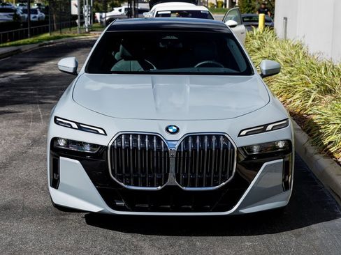 Used 2025 BMW 740i xDrive image 8