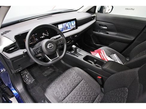 Used 2026 Nissan Kicks SV FWD image 14