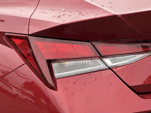 Used 2024 Hyundai Elantra SE FWD image 12
