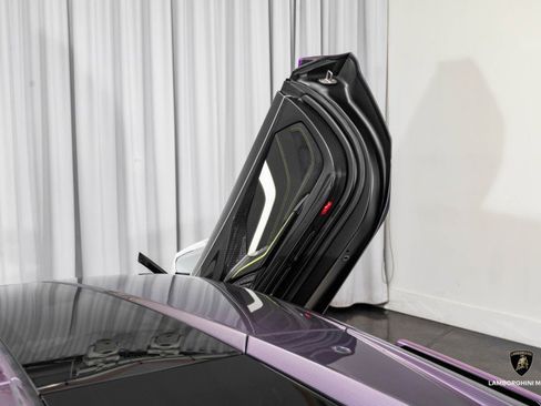 Used 2020 Lamborghini Sian Coupe image 62