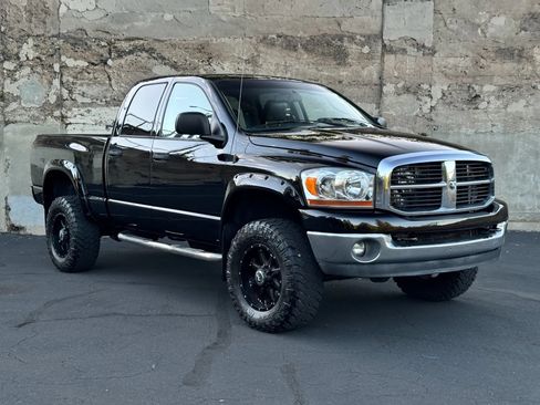 Used 2006 Dodge Ram 2500 Truck SLT AWD/4WD image 4