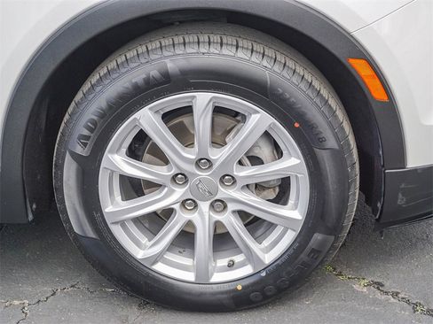 Used 2023 Cadillac XT4 Luxury w/ Cold Weather Package image 9