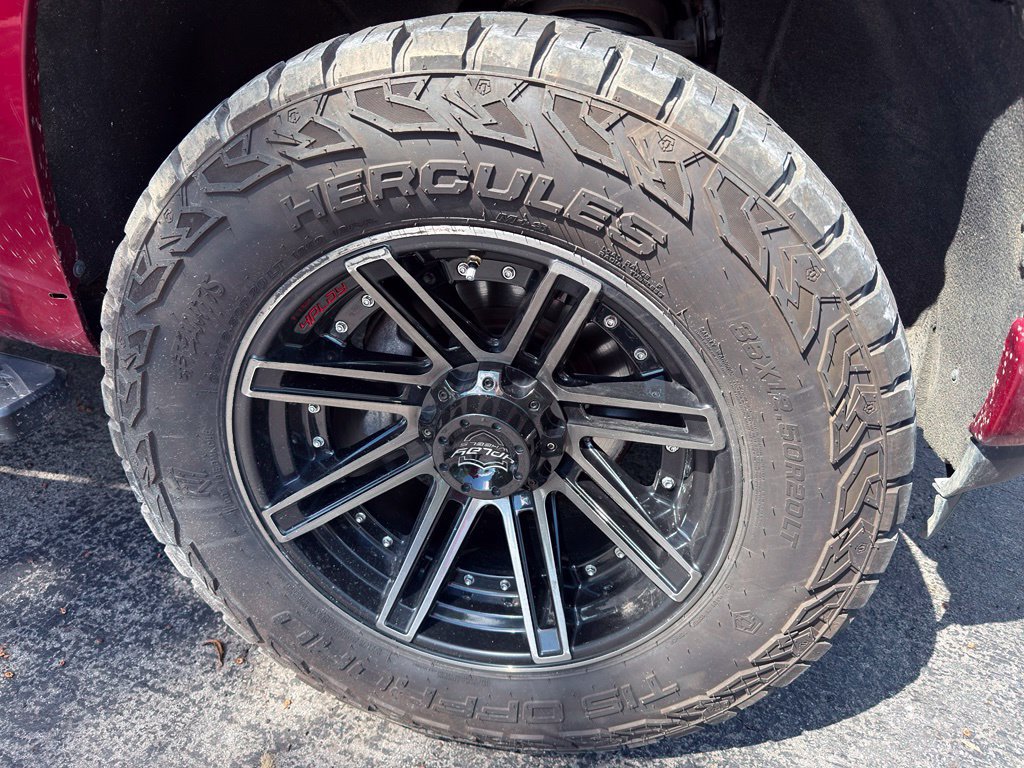 Used 2021 Chevrolet Silverado 1500 High Country w/ Technology Package AWD/4WD image 8