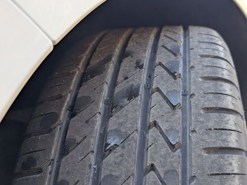 Used 2023 Chevrolet Corvette Stingray Coupe w/ 1LT image 32