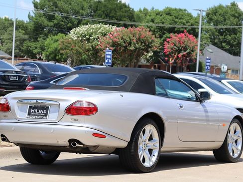 Used 2004 Jaguar XK8 Convertible image 11