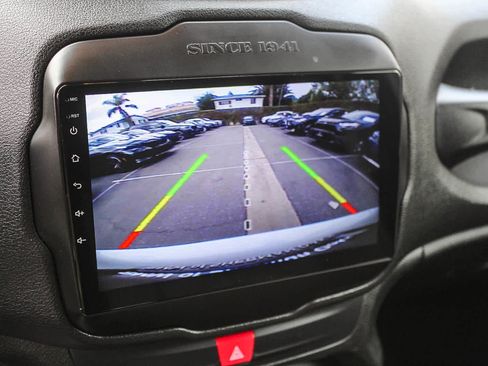 Used 2017 Jeep Renegade Altitude image 23