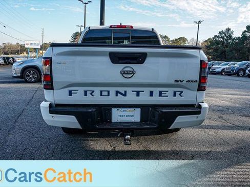 Used 2022 Nissan Frontier SV image 14