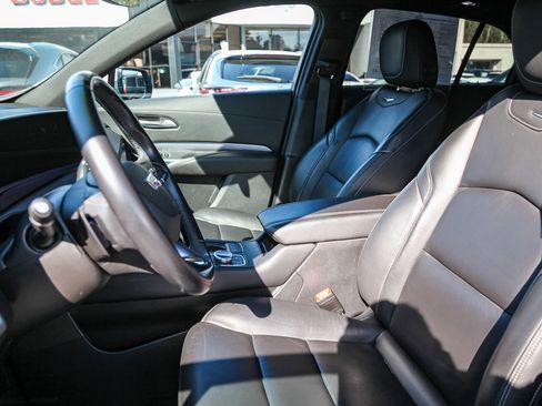 Used 2024 Cadillac XT4 Premium Luxury image 13