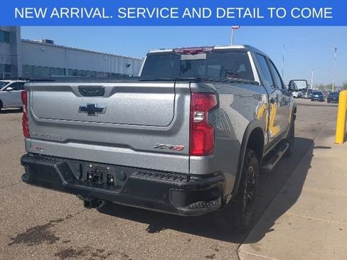 Used 2023 Chevrolet Silverado 1500 ZR2 w/ Technology Package AWD/4WD image 7