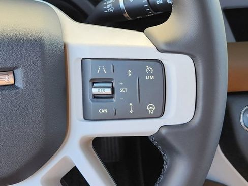 Used 2026 Land Rover Defender 130 X-Dynamic SE AWD/4WD image 28