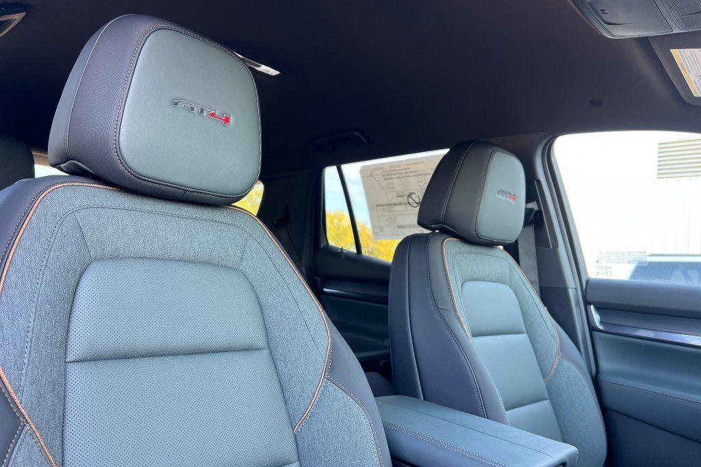 New 2026 GMC Terrain AT4 w/ Technology Package II AWD/4WD image 14