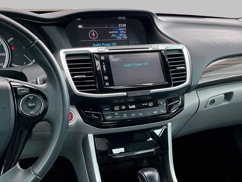 Used 2017 Honda Accord EX-L image 7