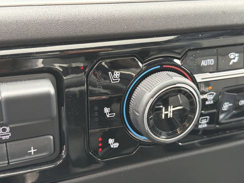 Used 2022 Chevrolet Silverado 1500 High Country w/ High Country Premium Package image 29