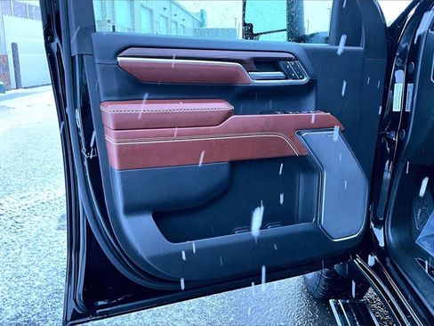 Used 2024 GMC Sierra 3500 Denali Ultimate image 24