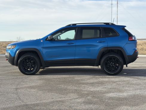 Used 2020 Jeep Cherokee Trailhawk w/ Comfort & Convenience Group image 30