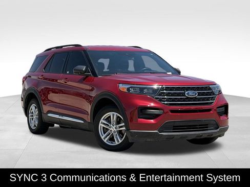 Used 2020 Ford Explorer XLT RWD image 2