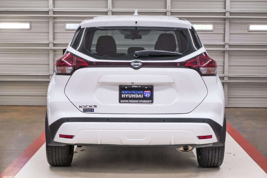 Used 2022 Nissan Kicks S FWD image 7