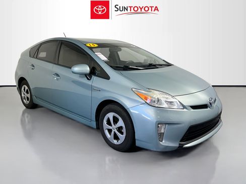Used 2015 Toyota Prius Two image 1