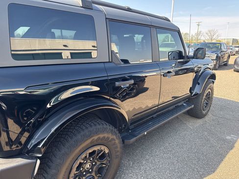 Used 2023 Ford Bronco Wildtrak image 24