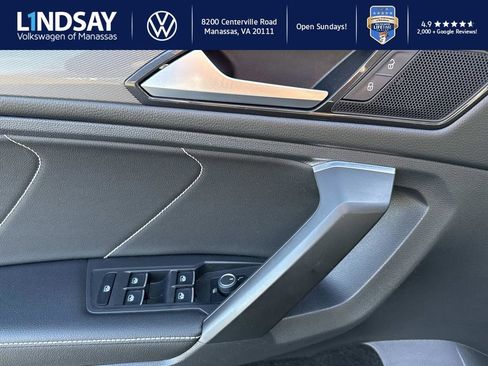 Used 2022 Volkswagen Tiguan SE image 17