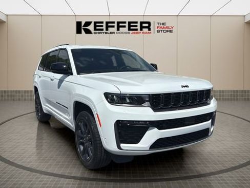 New 2026 Jeep Grand Cherokee L Limited AWD/4WD image 7