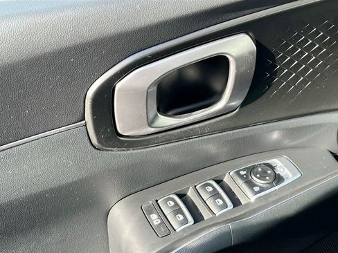 Certified 2025 Kia Sorento EX w/ EX Panoramic Sunroof Package image 18