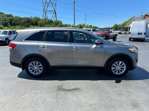 Used 2016 Kia Sorento FWD w/ LX Convenience Package image 5