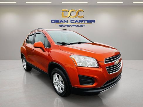 Used 2015 Chevrolet Trax LT w/ LT Sun and Sound Package AWD/4WD image 11