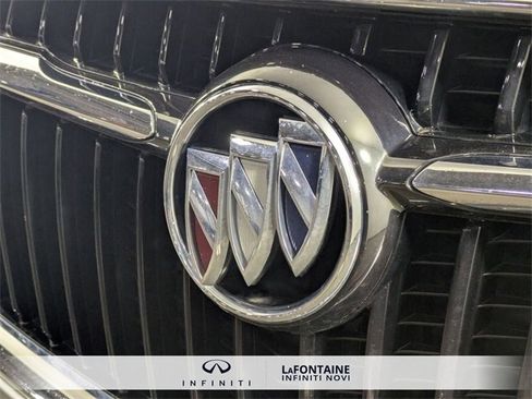 Used 2018 Buick Enclave Essence image 9