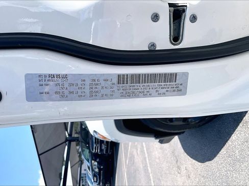 Used 2018 Jeep Compass Latitude w/ Popular Equipment Group FWD image 34