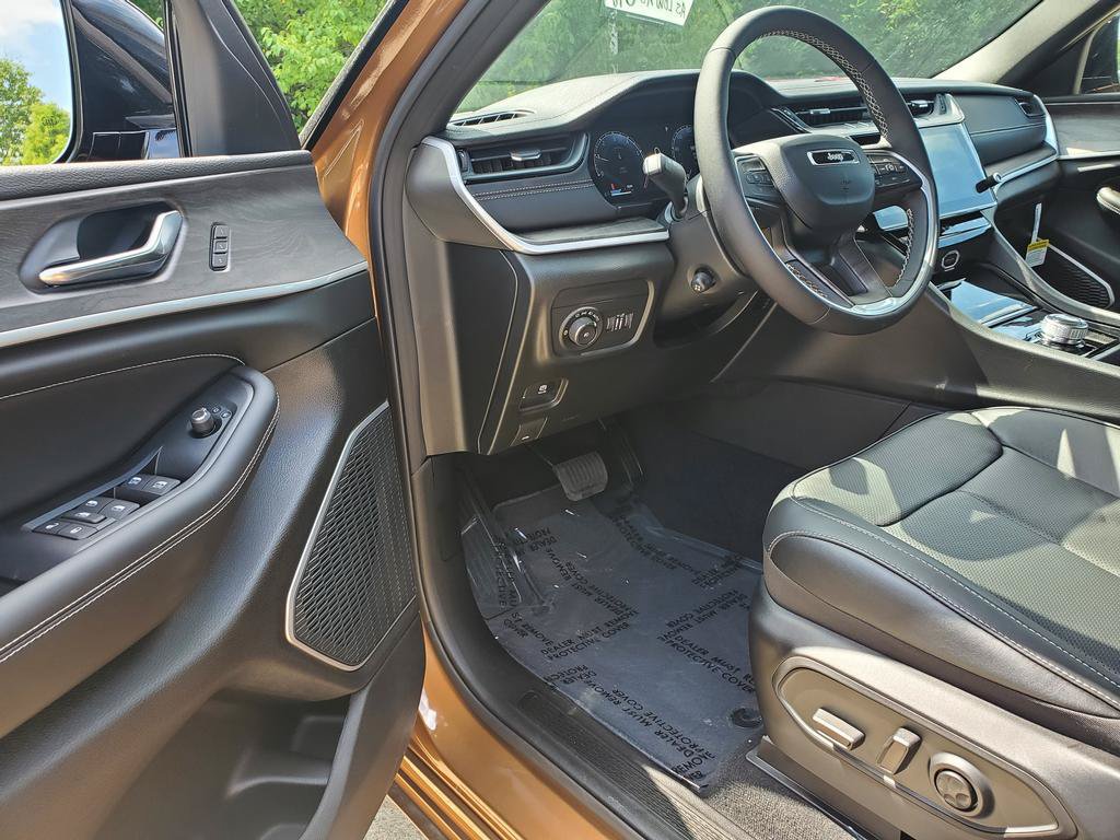 New 2026 Jeep Grand Cherokee Limited AWD/4WD image 6