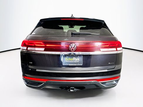 Used 2025 Volkswagen Atlas Cross Sport SE AWD/4WD image 7
