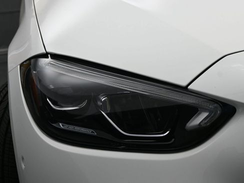 Used 2023 Mercedes-Benz C 300 Sedan image 11