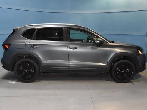 Used 2025 Volkswagen Taos SEL w/ Black Wheel Plus Package AWD/4WD image 21