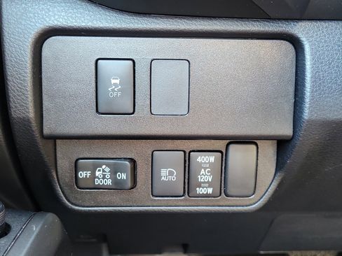 Used 2022 Toyota Tacoma TRD Sport image 22