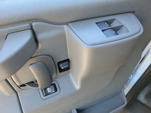 New 2025 GMC Savana 3500 w/ Power Convenience Package RWD image 18
