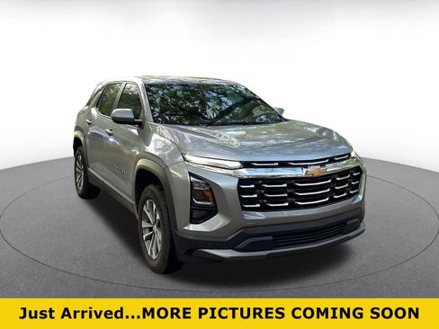 Used 2025 Chevrolet Equinox LT image 1