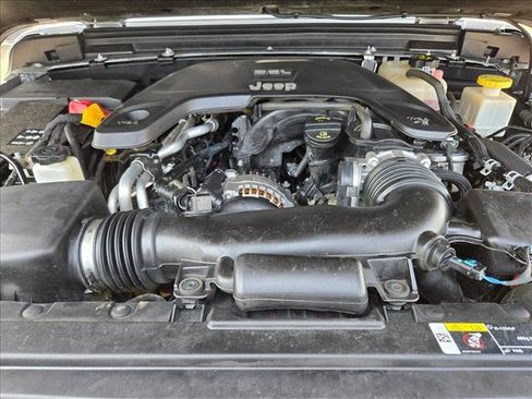 Used 2021 Jeep Gladiator Sport AWD/4WD image 22