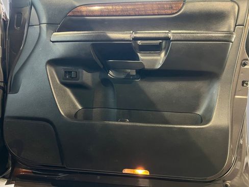 Used 2013 Nissan Armada Platinum image 14