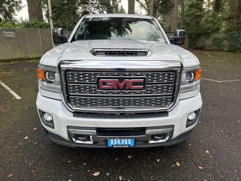 Used 2018 GMC Sierra 3500 Denali w/ Duramax Plus Package image 2